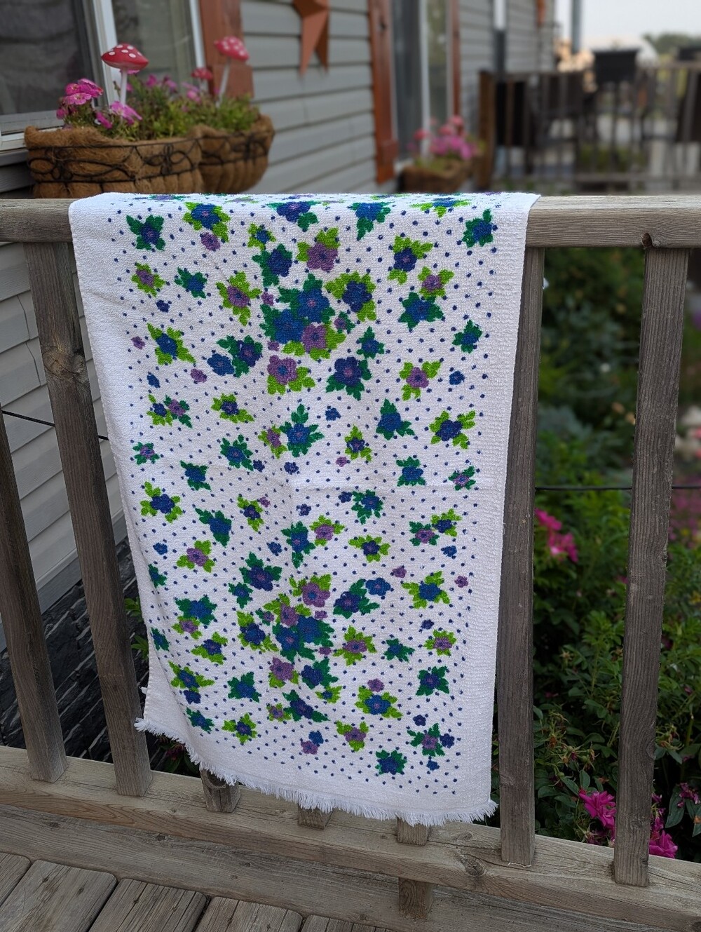 🪻💙VTG Retro Polkadot Flower MC Floral Towel Bathroom Decor Daisies Cottagecore